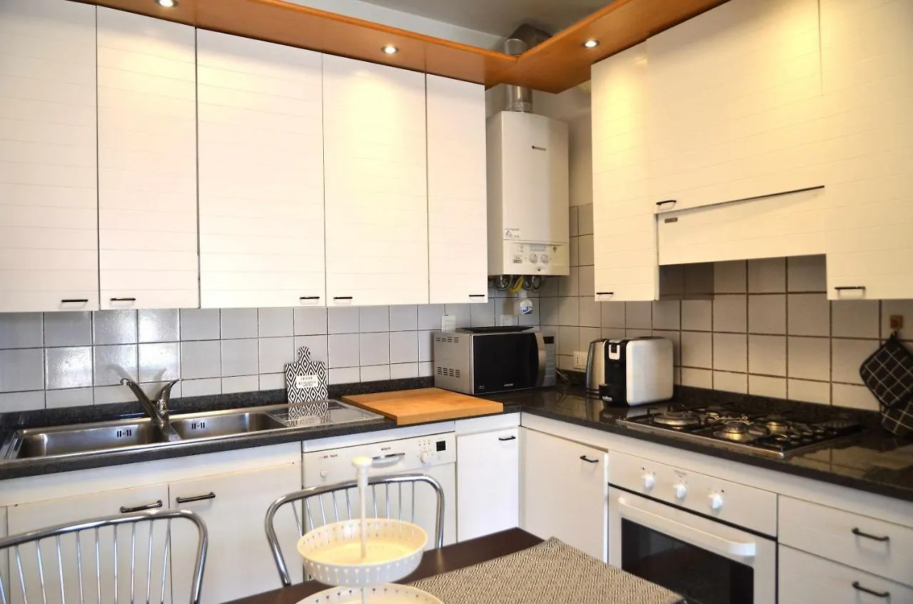 Montello Apartment 노알레