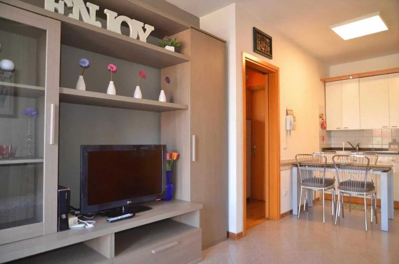 Montello Apartment 노알레